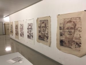 "gleichwürdig" - Siebdruckarbeiten auf Segeltuch/ Zellstoffe (Baumwolle) anlässlich des Mainzer Medienpreises 2021, Fotos: Kathrin Schik